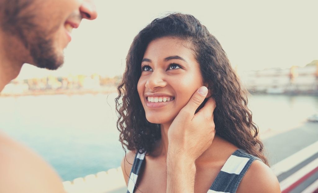What to tell your girlfriend to make her smile