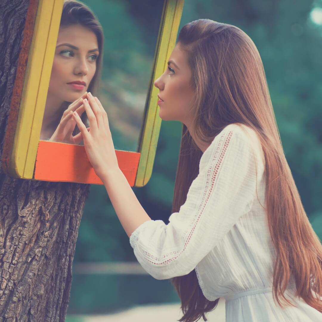 12 traits of a narcissist | example of narcissistic behavior | narcissistic relationship pattern